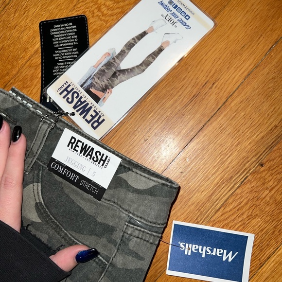 NWT camo jeans size 5 - Picture 3 of 3